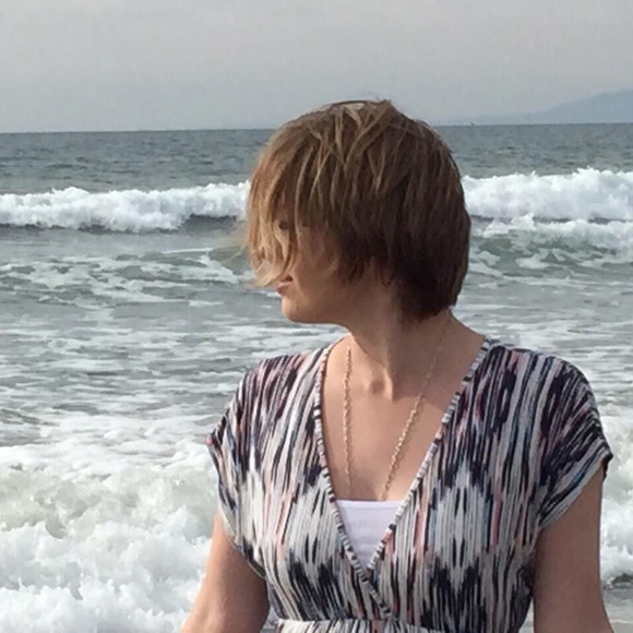 Meet your Posher, Alona - Picture 1 of 1